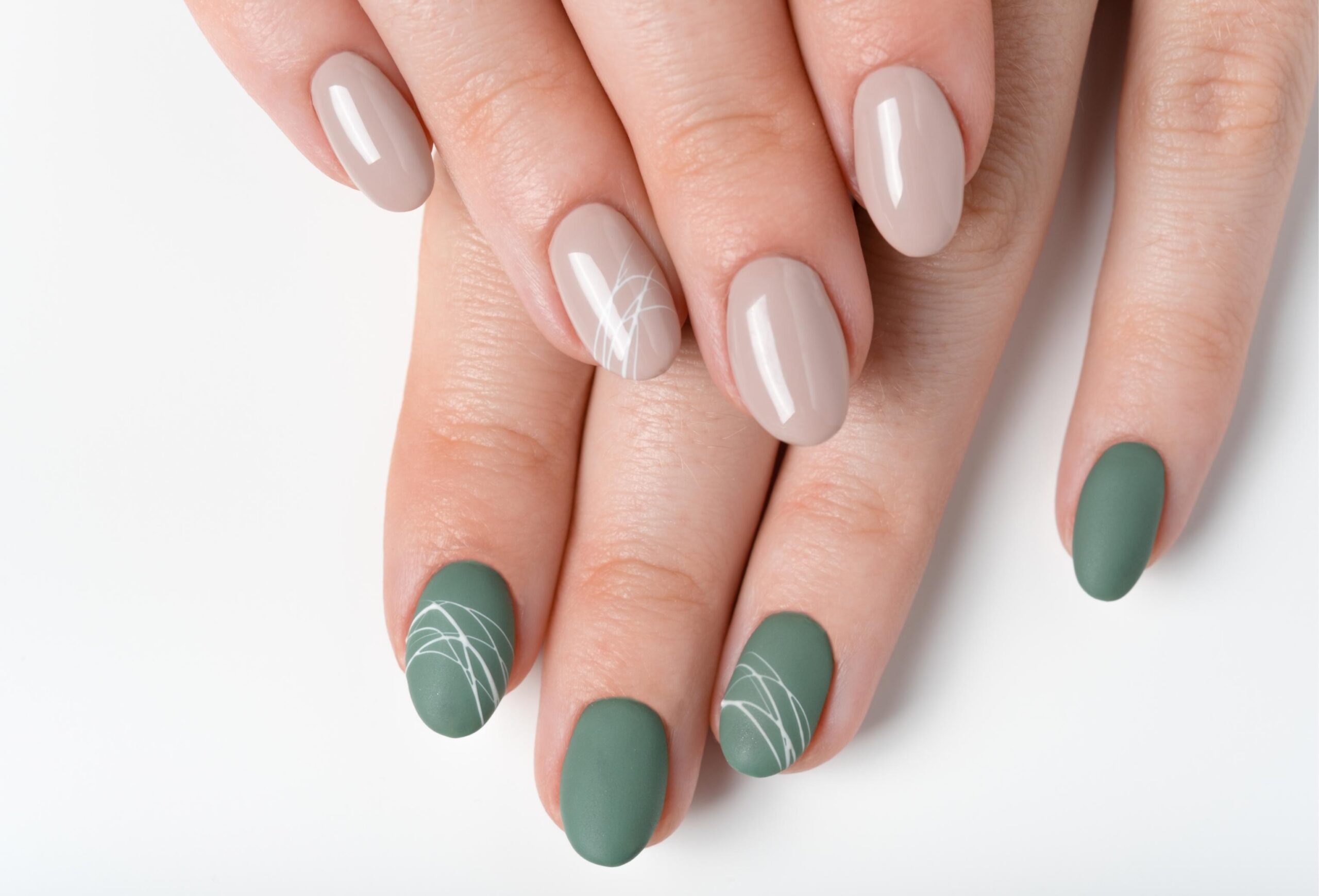 You are currently viewing Common Nail Problems And Solutions From Pro Nails Experts