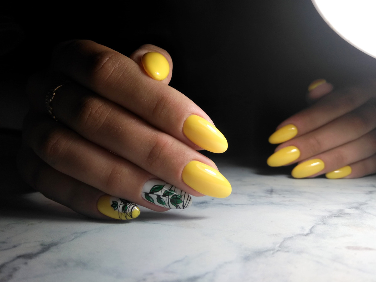 You are currently viewing The Benefits Of Regular Manicures: A Savvi Salon Perspective